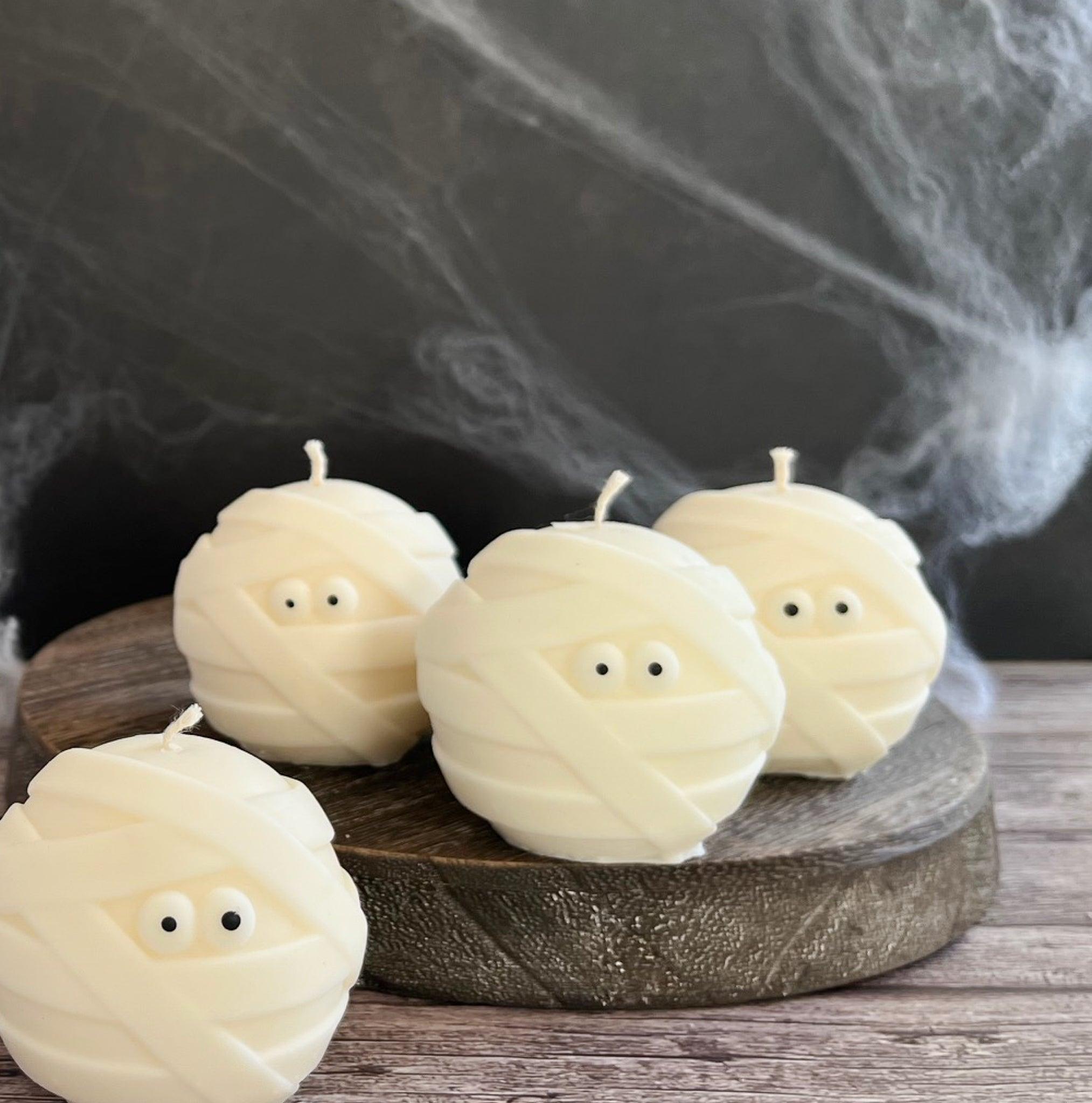 Flere mumie sojalys samlet som dekoration – håndstøbte i sojavoks med lang brændetid