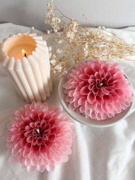 Sweet Love – håndformet Dahlia blomsterlys