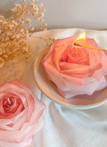 Juliette – håndformet rosenlys i bivoks