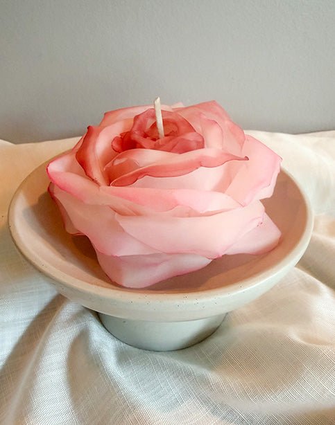 Juliette – håndformet rosenlys i bivoks