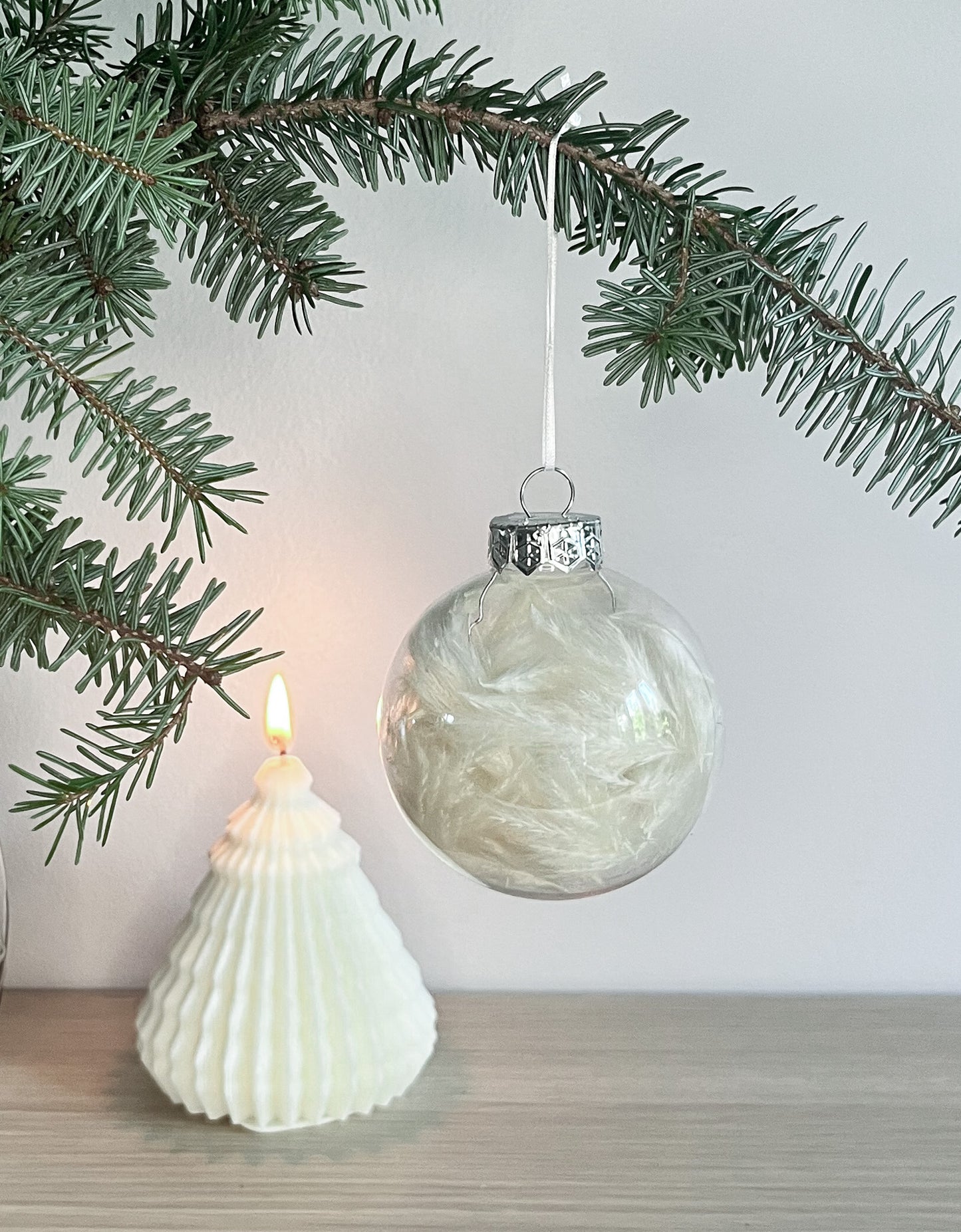 Hvid pampas julekugle