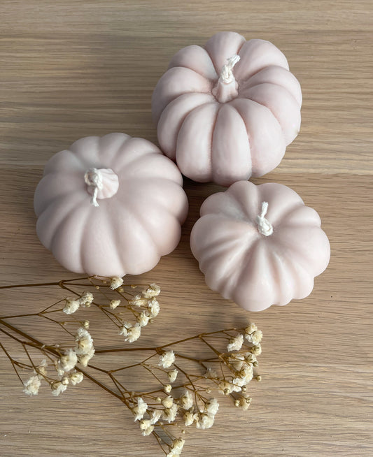 Beige græskarlys i sojavoks