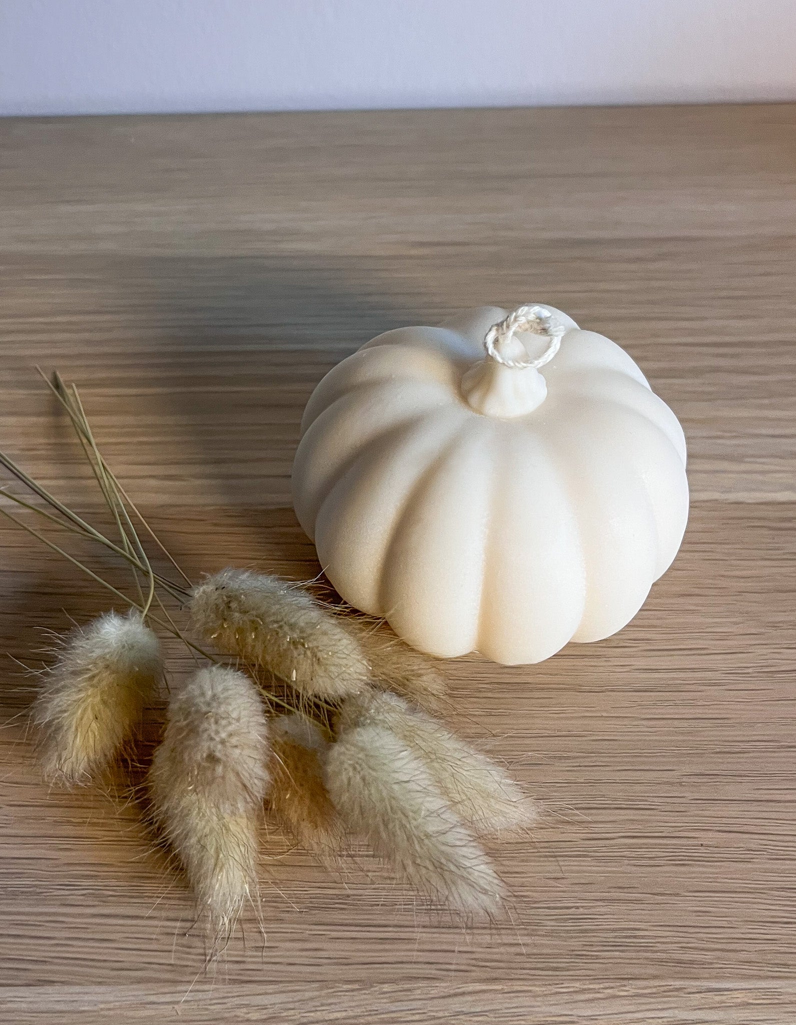 Hvidt græskarlys i sojavoks